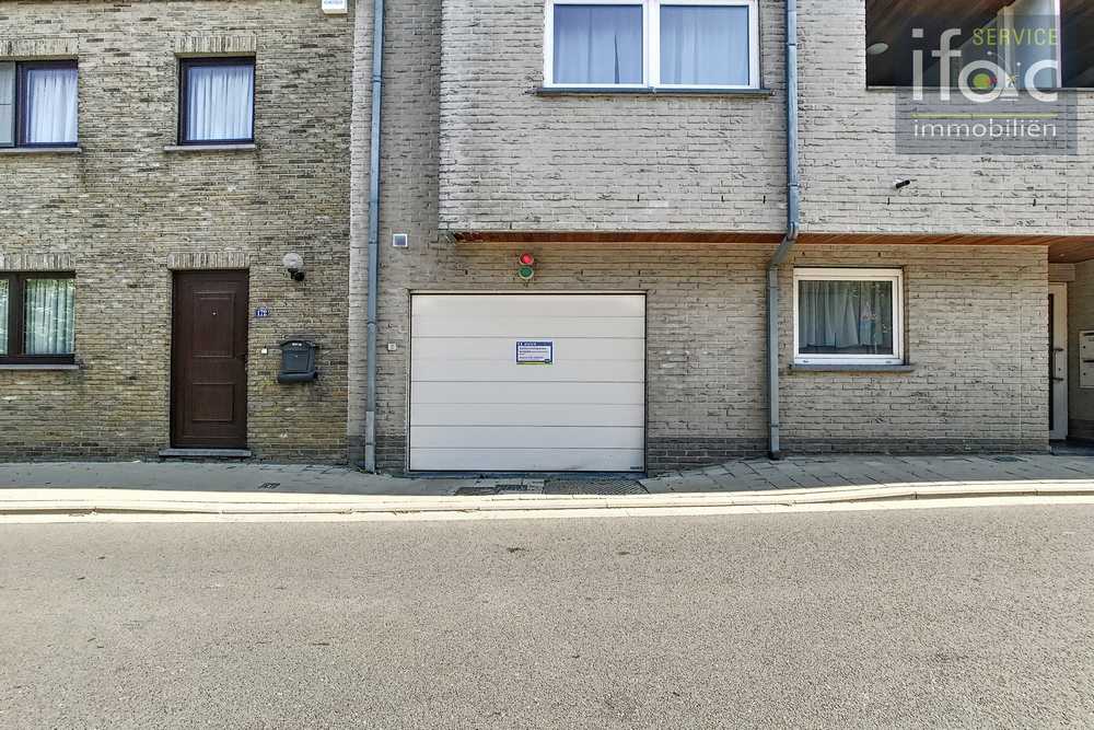 Garage te huur foto {{pictureIndex}}
