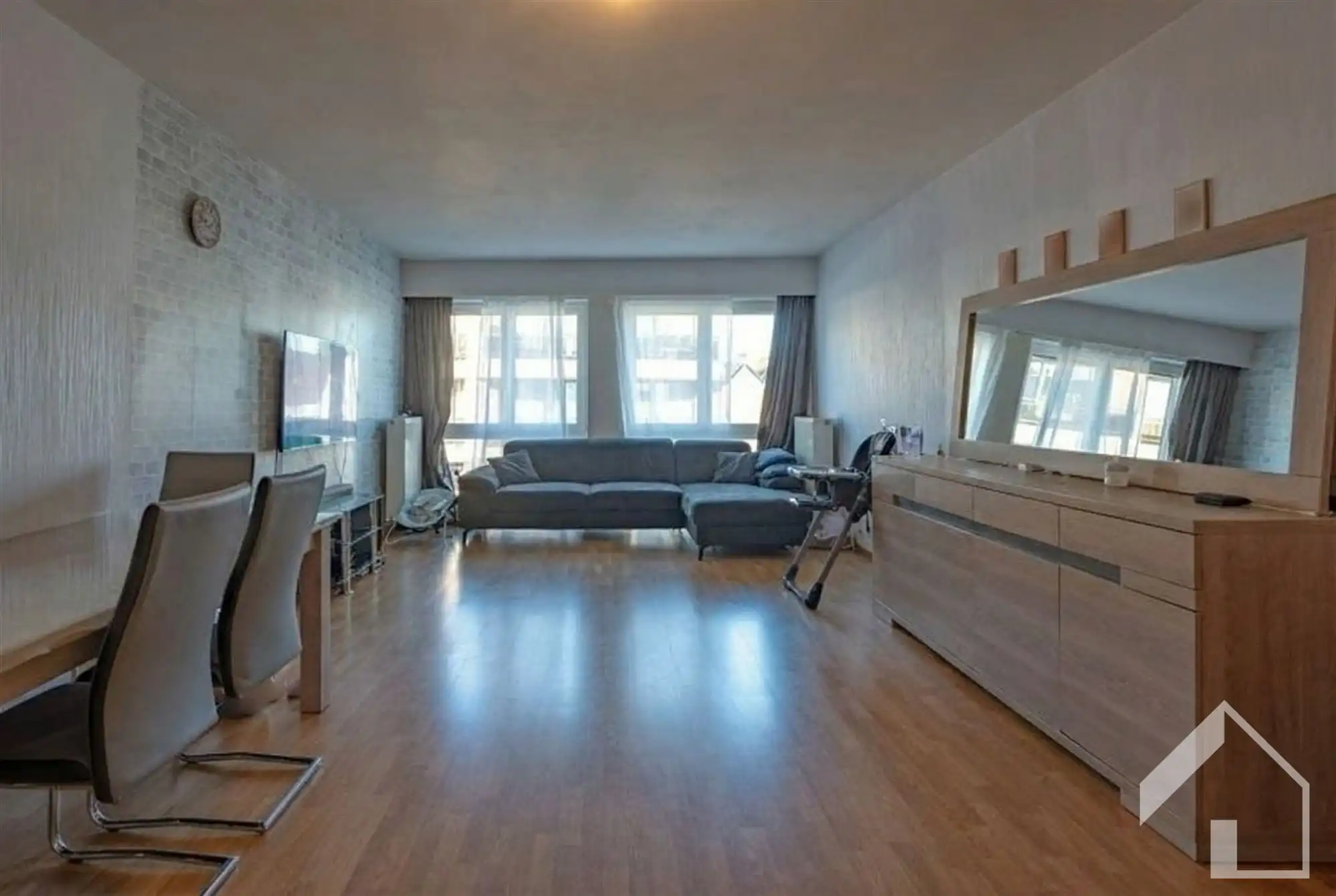 Appartement met 2 slaapkamers, terras, gemeenschappelijke tuin en lift. Optioneel Garagebox foto 3