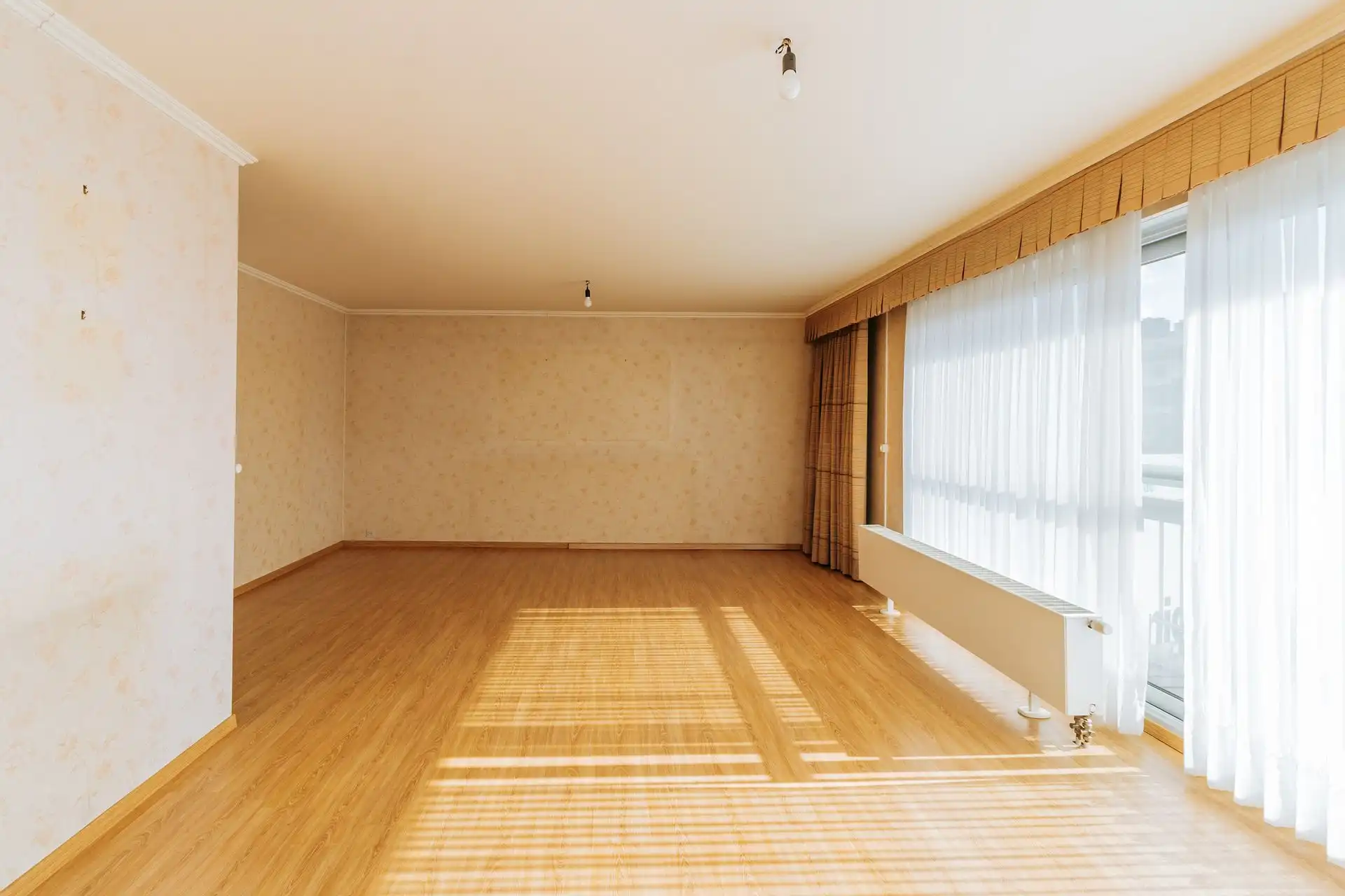 Twee slaapkamer appartement met inpandse autostaanplaats foto 4