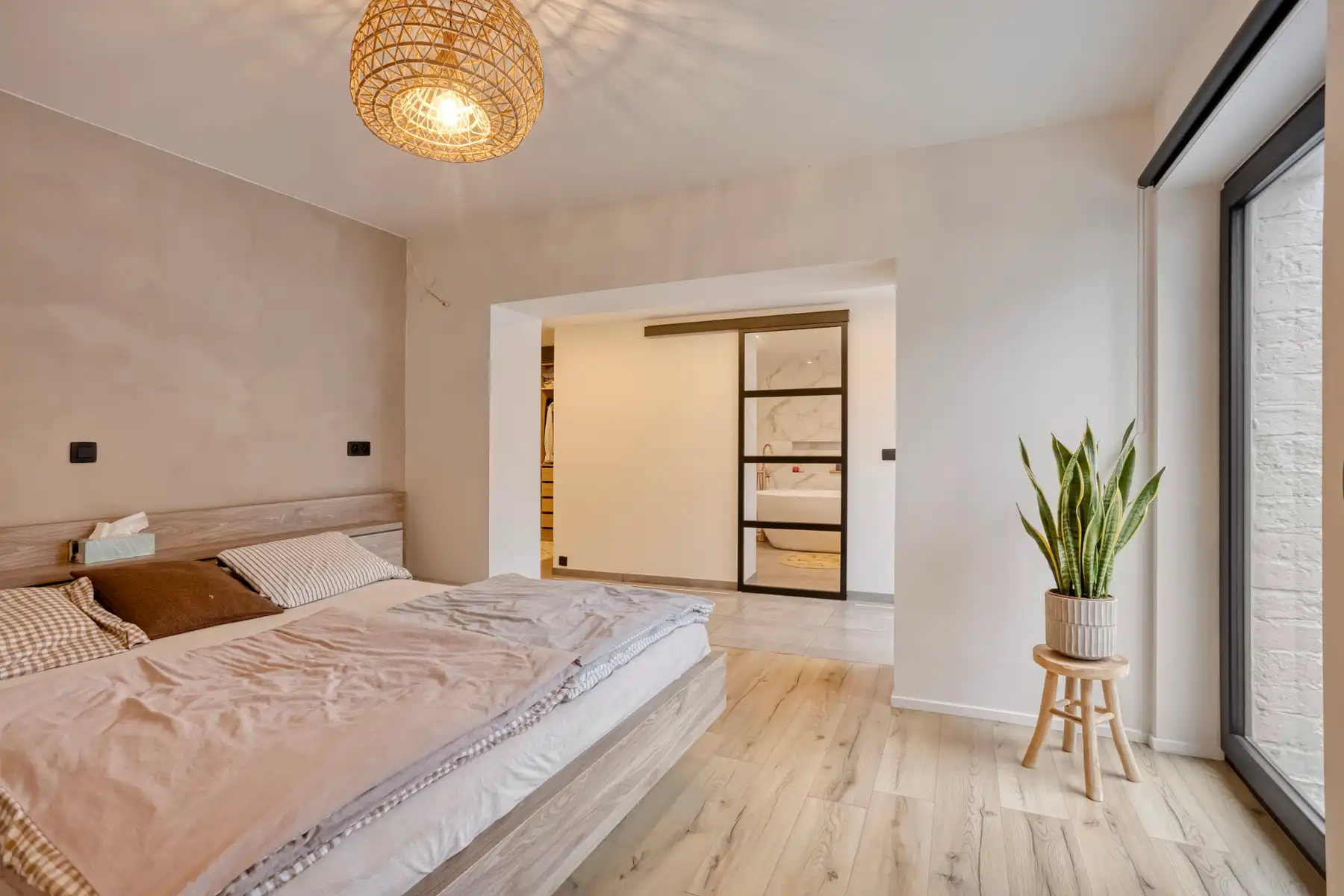 Prachtige woning met 3 slaapkamers en bureel foto 11