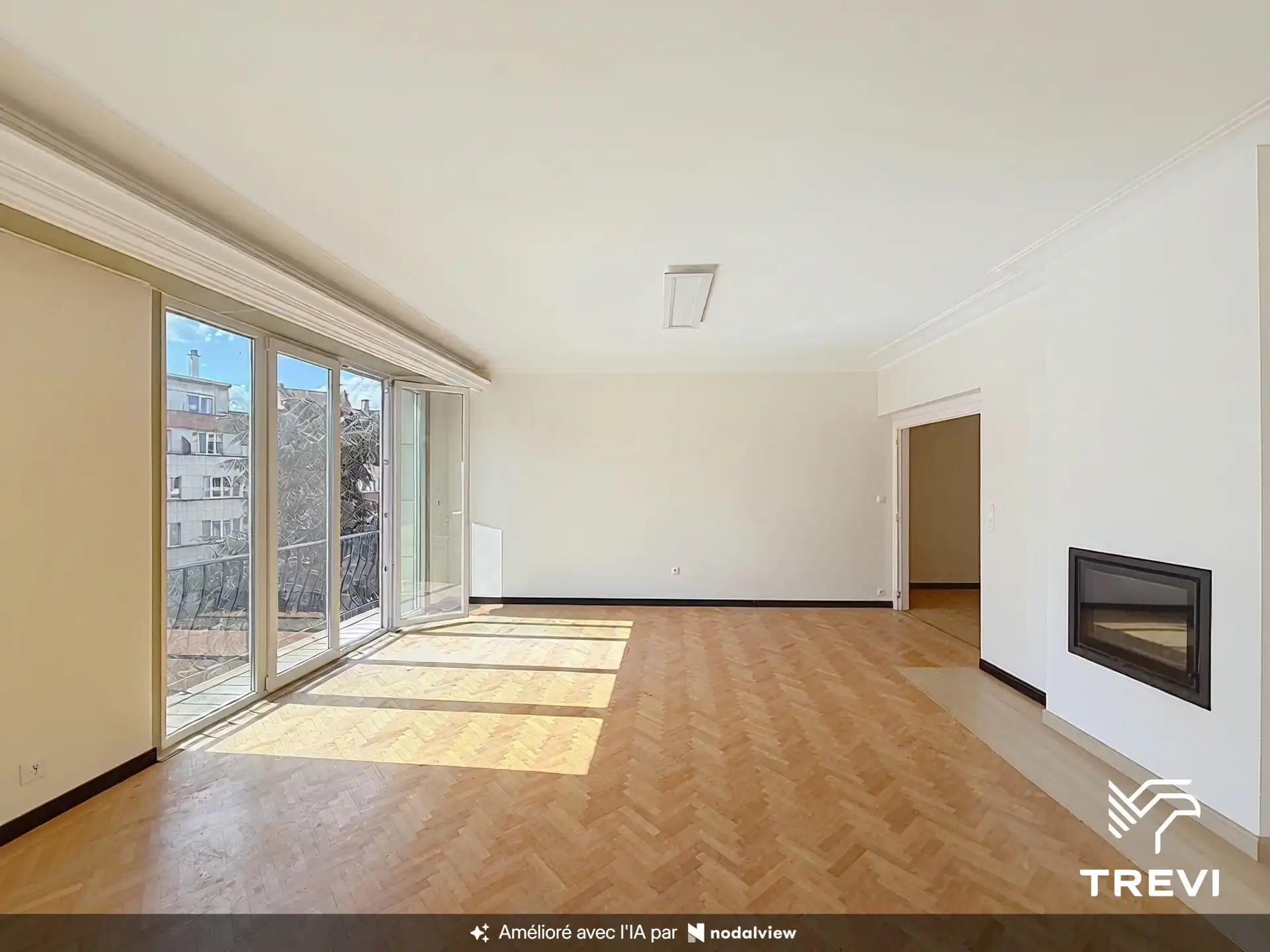  Licht appartement met 2 slaapkamers + parkeerplaats   foto {{pictureIndex}}