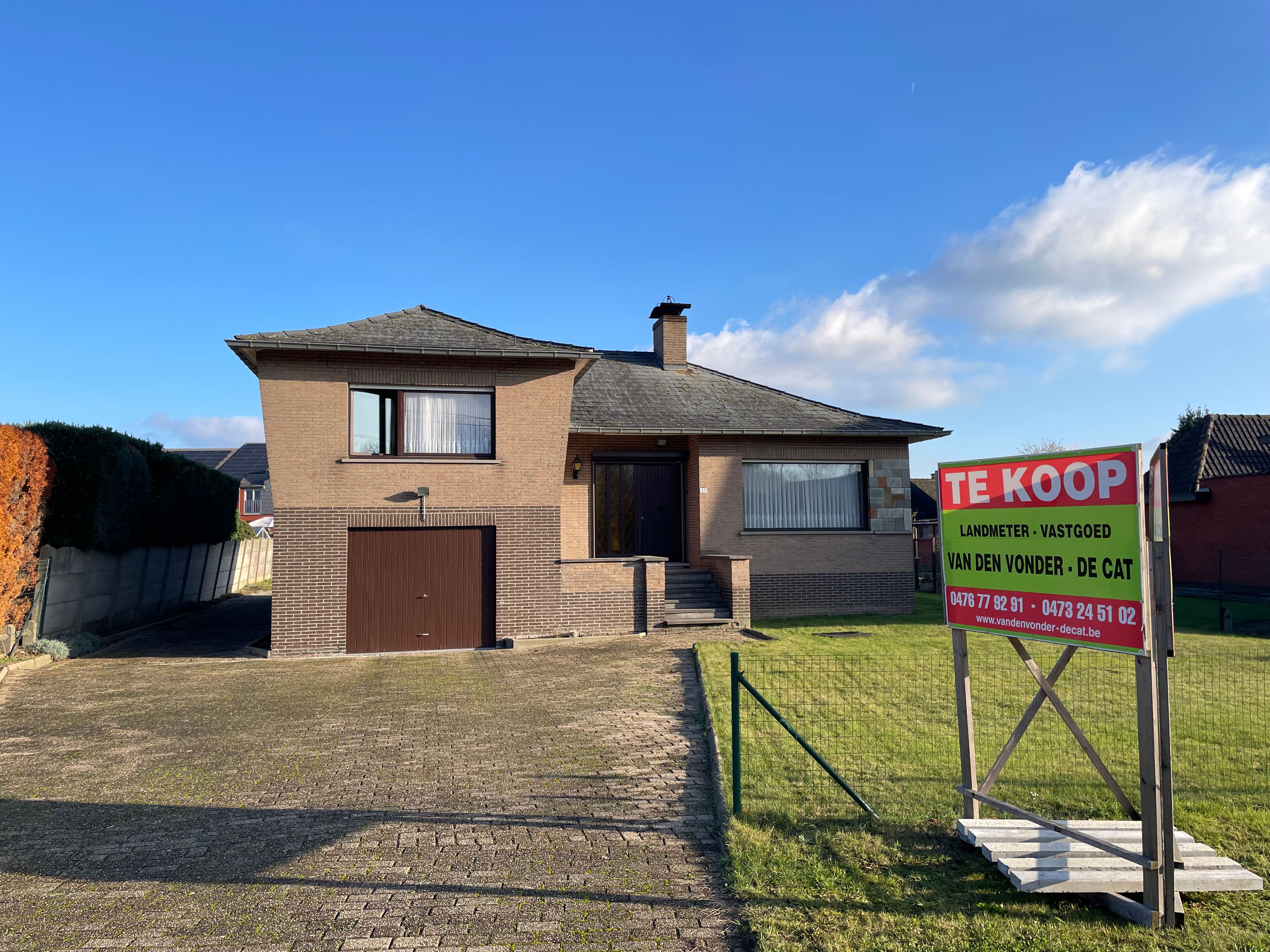 Woning met 3 slpks, ruime tuin foto {{pictureIndex}}