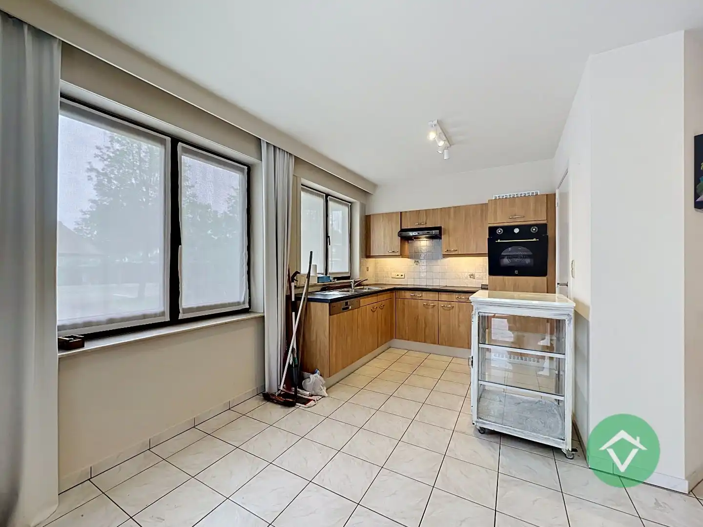 Gelijkvloers appartement met 2 slaapkamers in hartje Koekelare foto 9