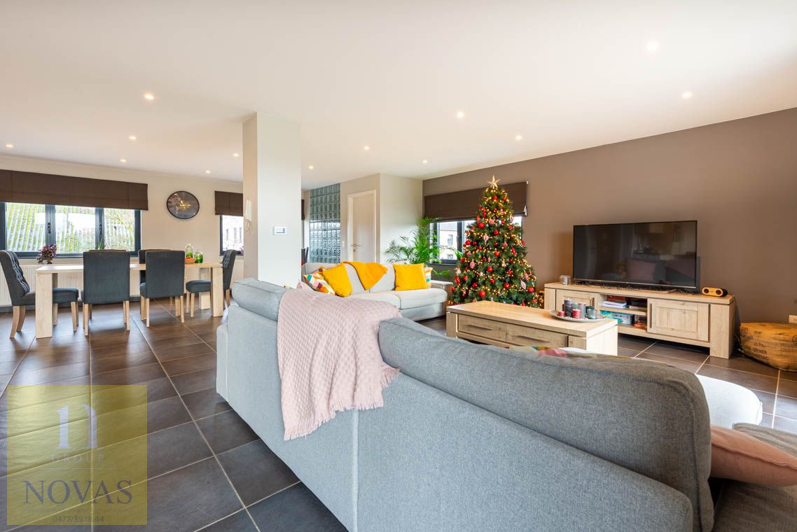 Unieke locatie, 3 slaapkamers, groot terras, heel ruime woonkamer foto 13