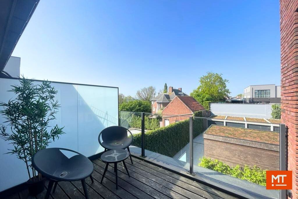 Duplex-appartement met 2 slaapkamers en Zuidgericht terras te koop in de dorpskern van Beselare foto 7