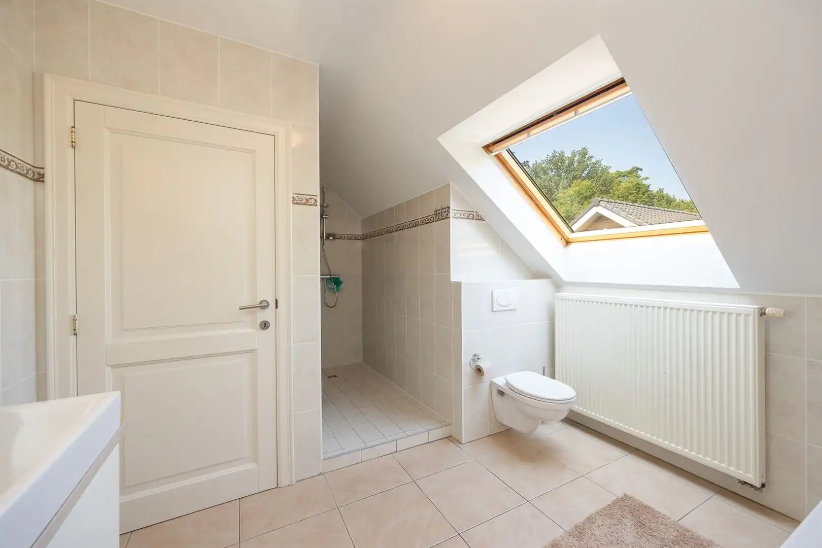 Een moderne villa met 4 ruime SLKS  en EPC A! foto 23