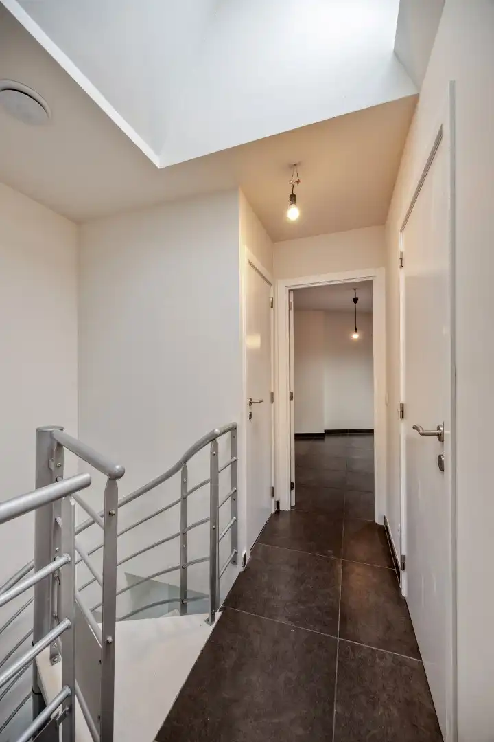 Instapklaar duplex app. met 2 slpk te centrum Halle foto 4