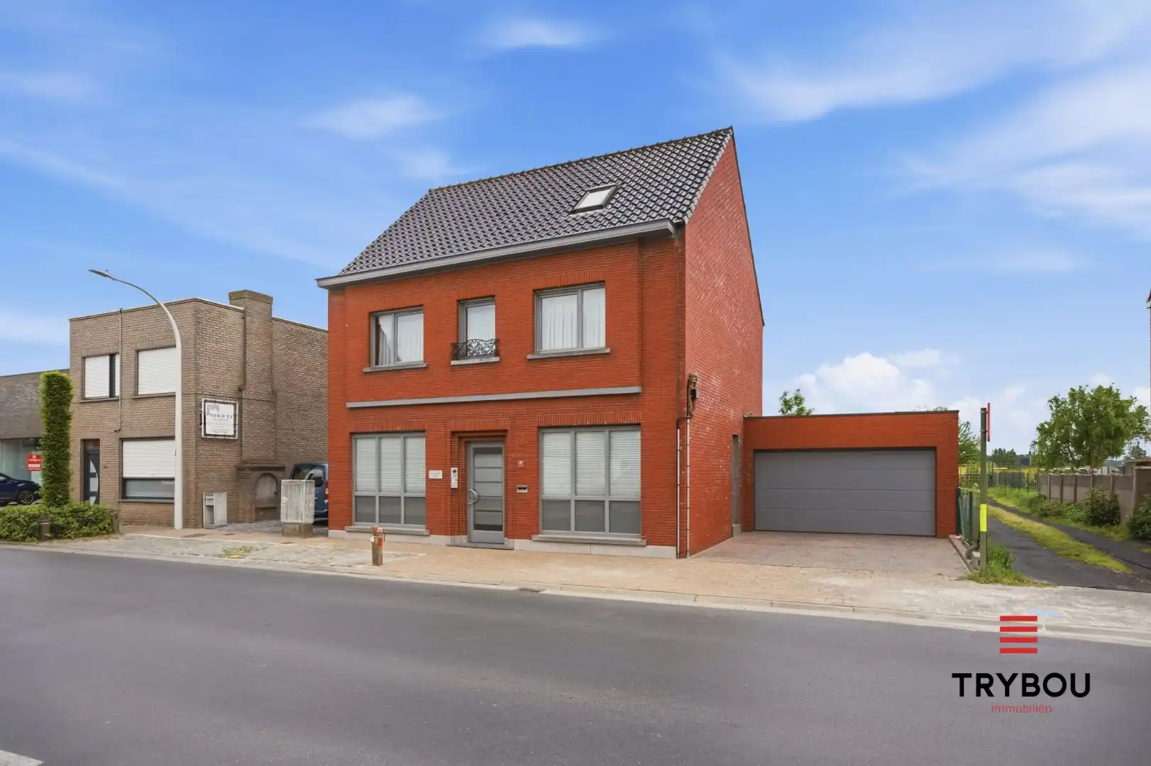 Alleenstaande woning met handelsruimte!  foto 2