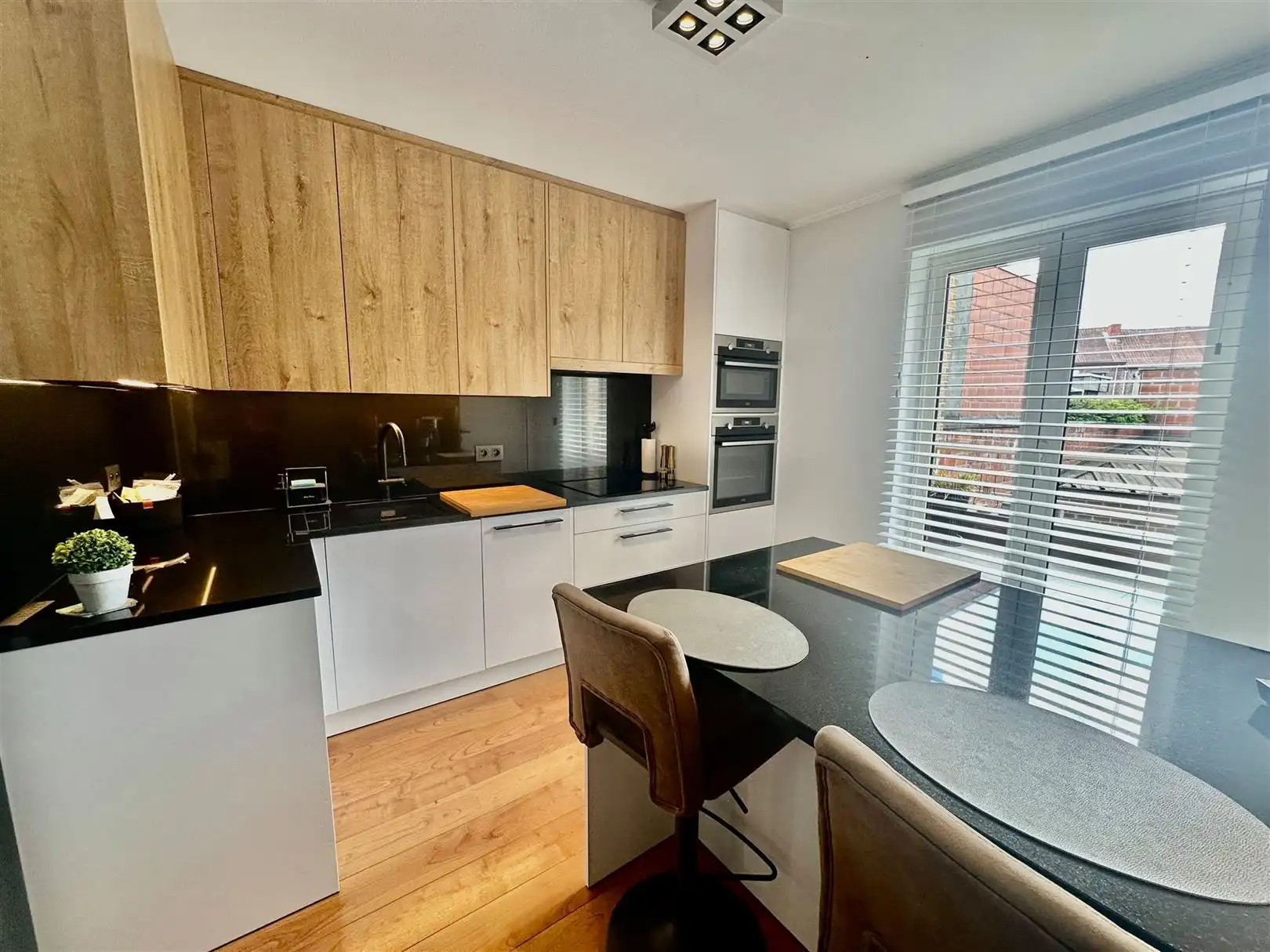 Gelijkvloers appartement te huur in het hart van Zottegem. foto 3