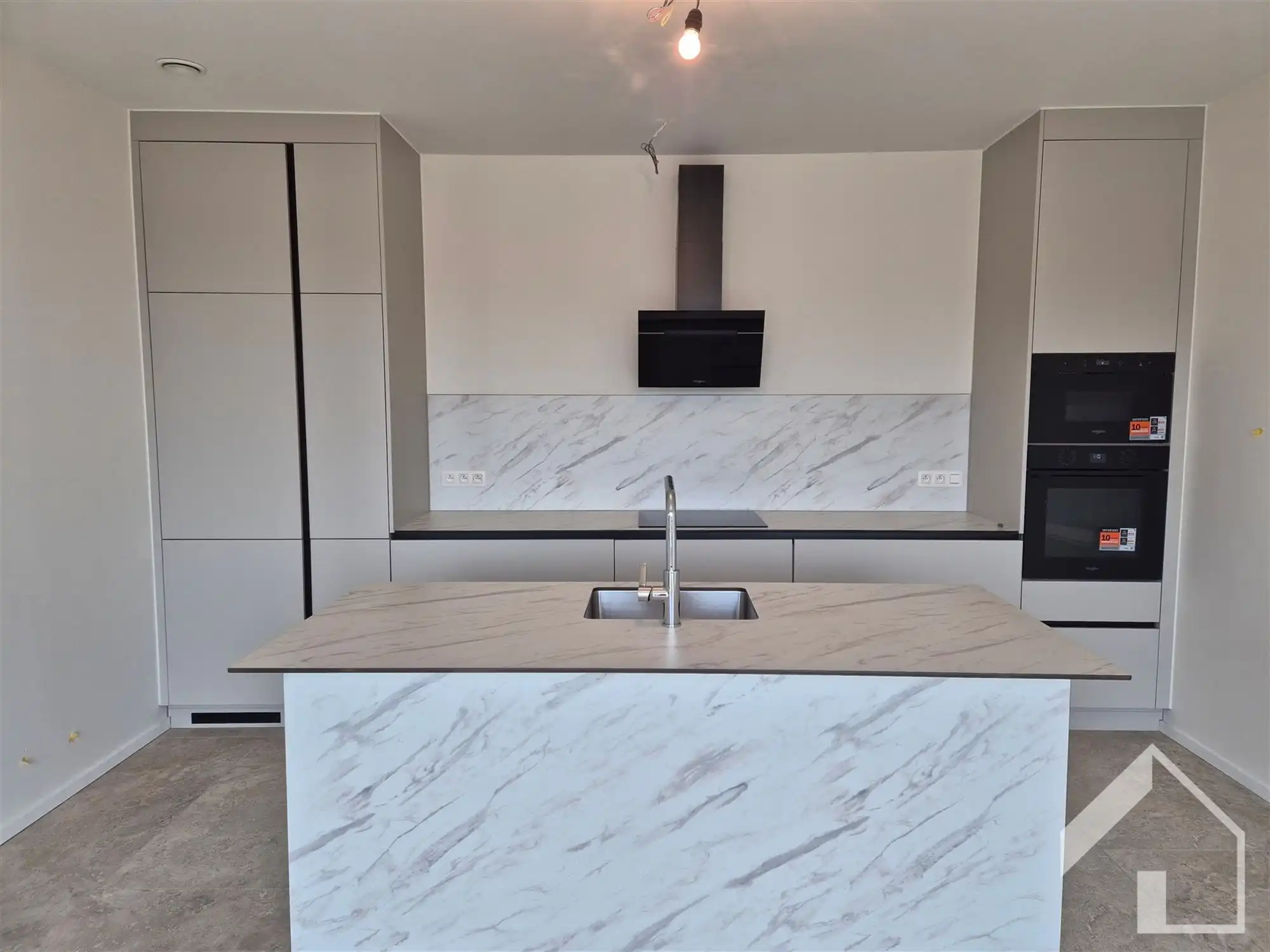 Nieuwbouw appartement op de 3de verdieping met 1 slaapkamer, terras en lift.   foto 4