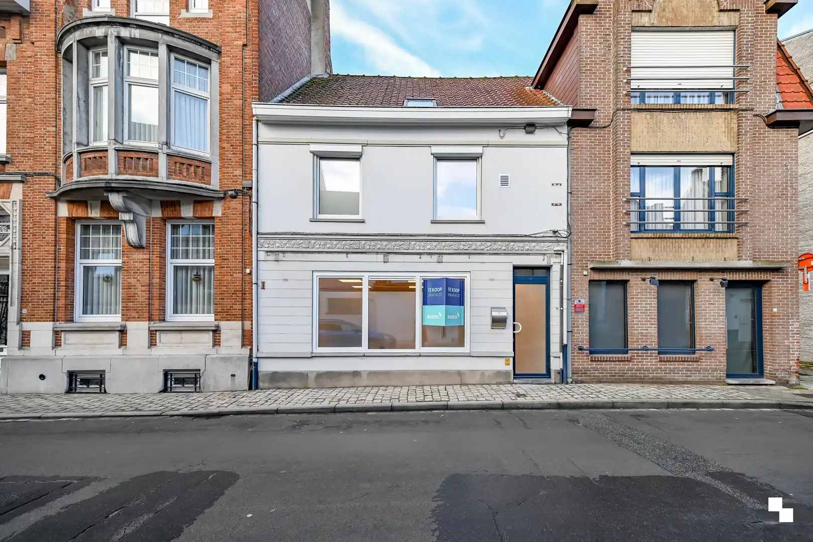 Gerenoveerde woning nabij centrum Izegem foto 24