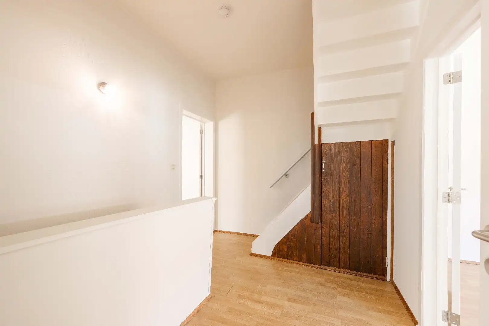CENTRAAL GELEGEN INSTAPKLARE WONING foto 7