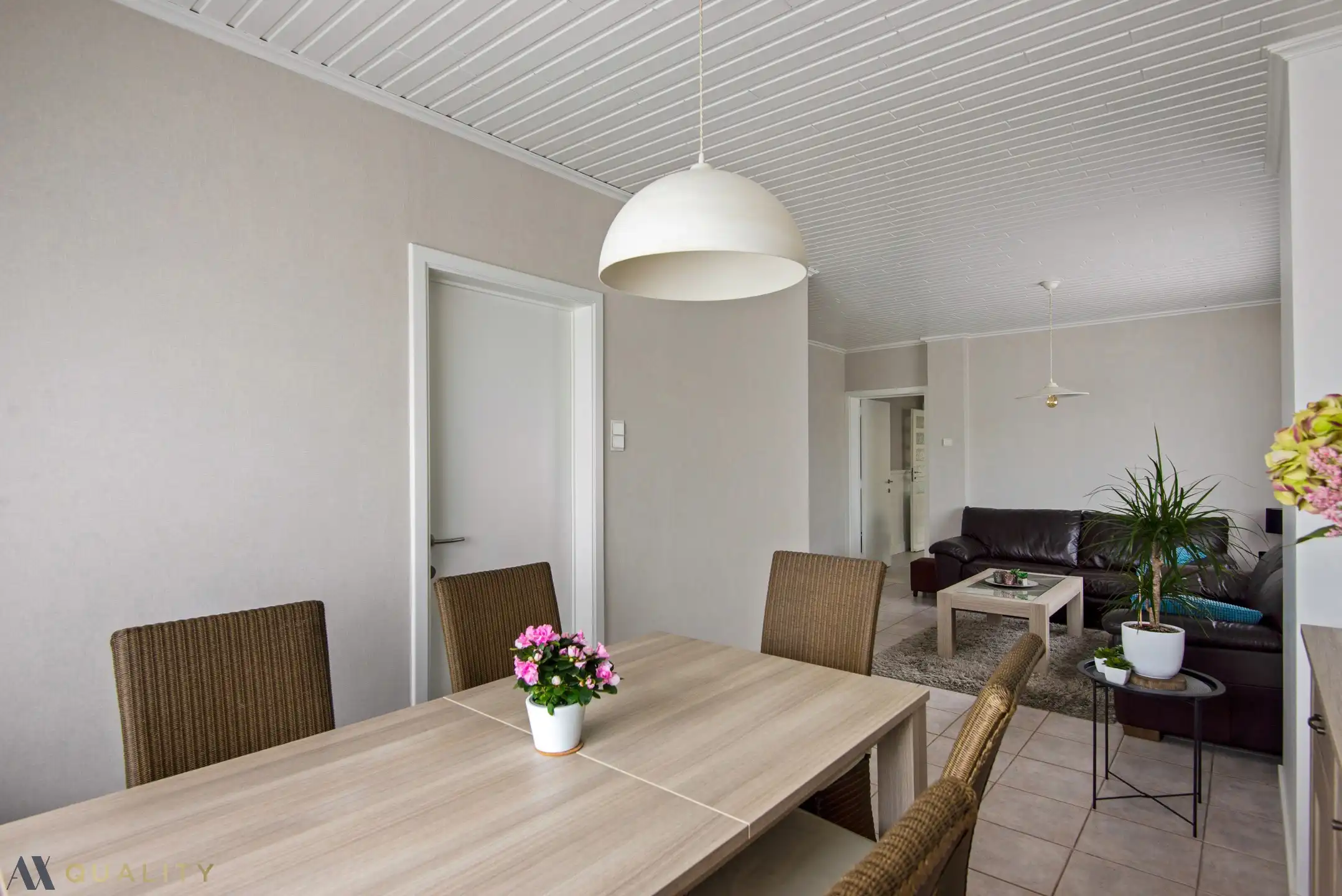 Deze instapklare ééngezinswoning met 3 slpk., ruime koer (146 m²), garage (26 m²) en diverse bergruimtes op een terrein van 301 m² foto 8