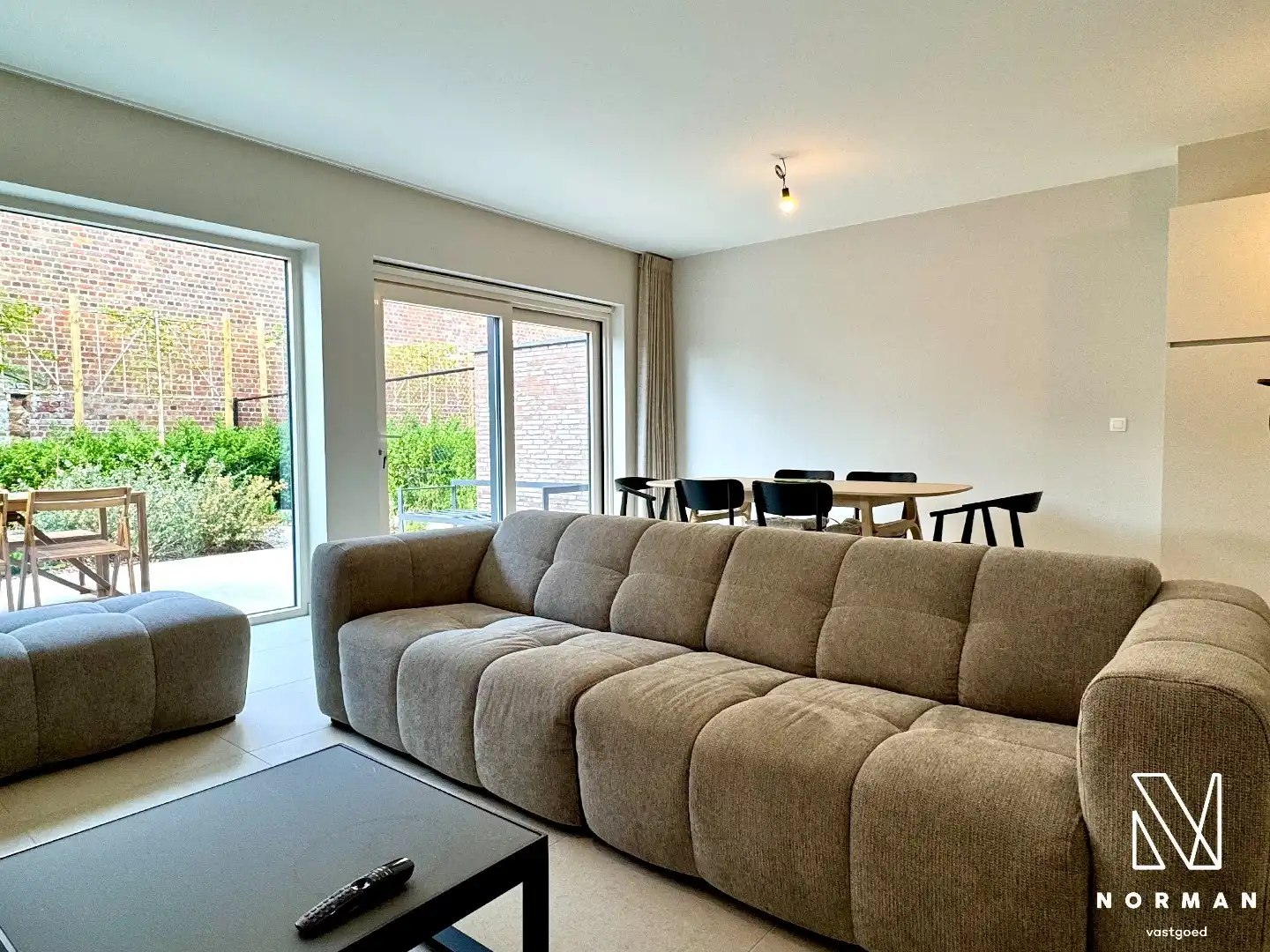 Instapklare nieuwbouwwoning met moderne afwerking en veel lichtinval foto 3