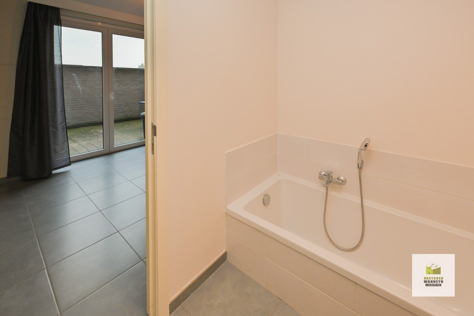 Gelijkvloers appartement met 2 slaapkamers, 2 badkamers en terras foto 13