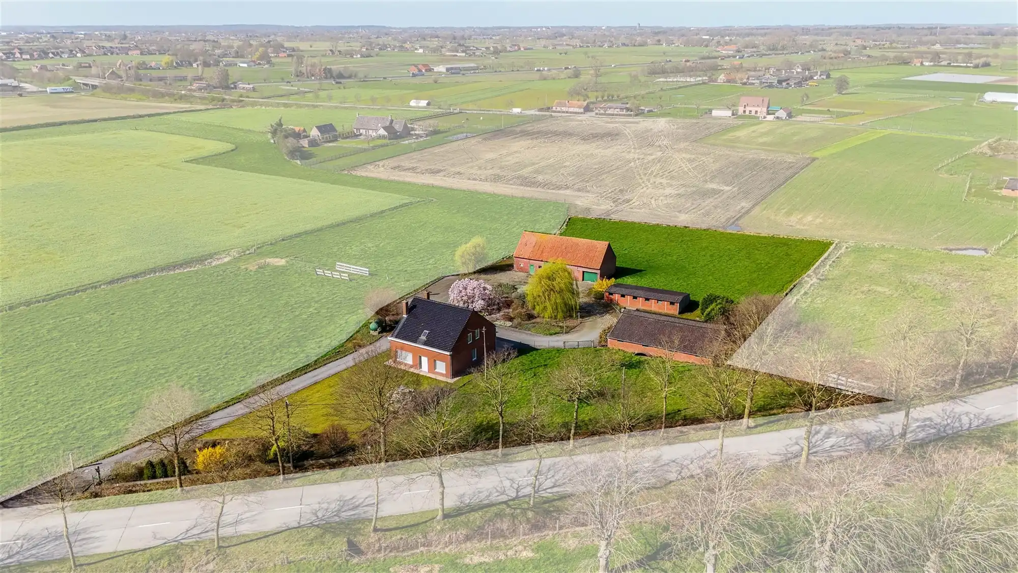 Hoofdfoto van de publicatie: Hoeve op 6660 m²