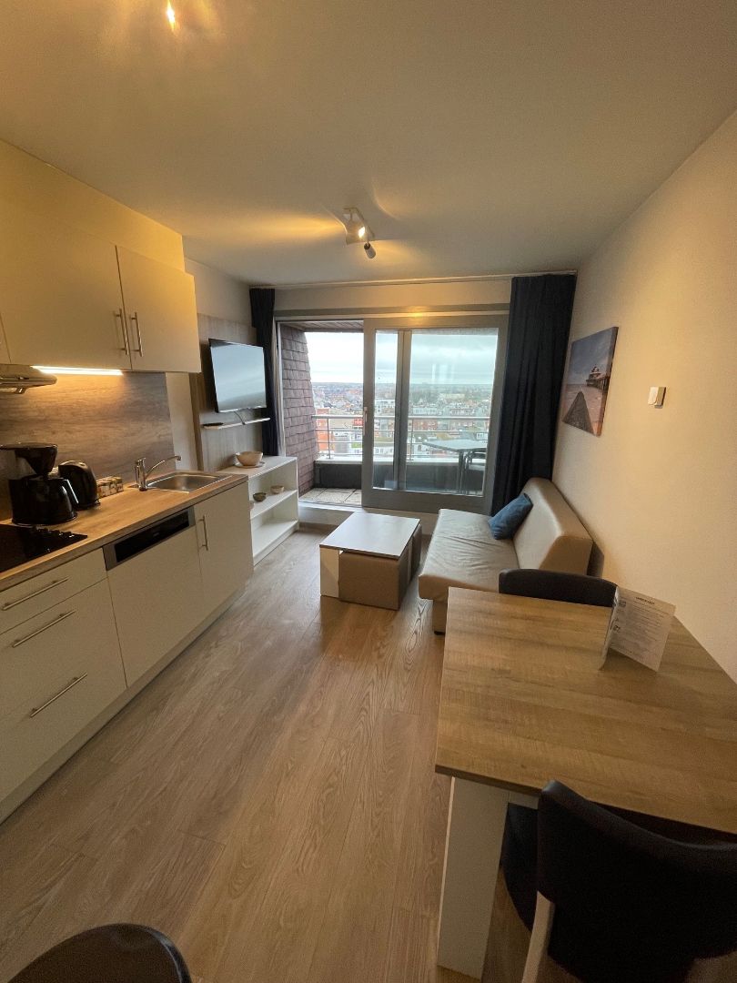 Prachtige suite op 10m van de zee te Blankenberge! foto 4