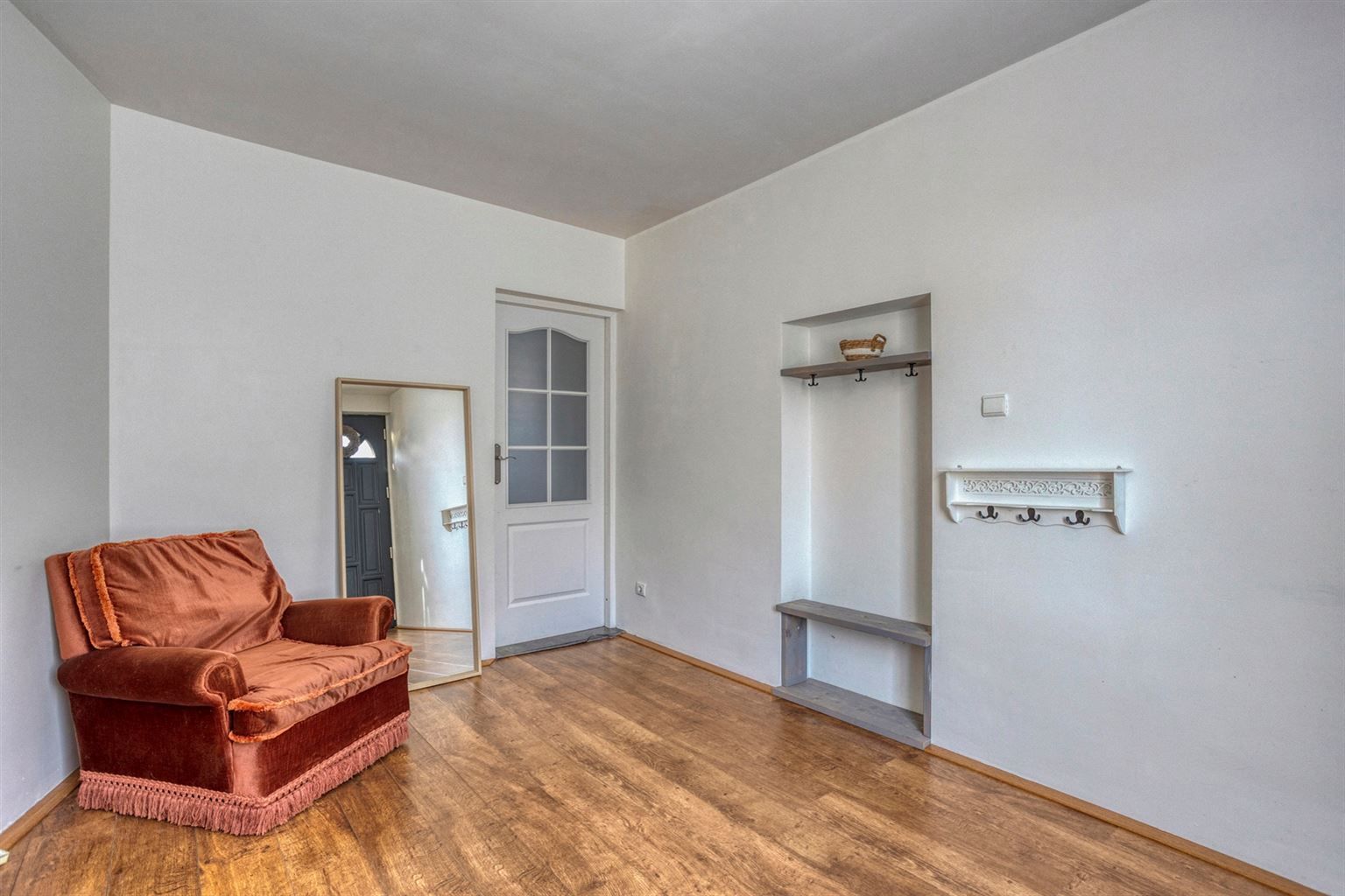 Prachtige, gerenoveerde hoevewoning op 4a9ca, voorzien van 4 slaapkamers, inpandige garage en omheinde tuin op een toplocatie in Kessenich. foto 4