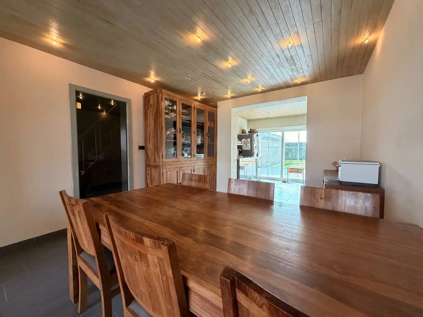 Instapklare halfopen bebouwing met ruime garage te koop in Harelbeke (Arendswijk) foto 7