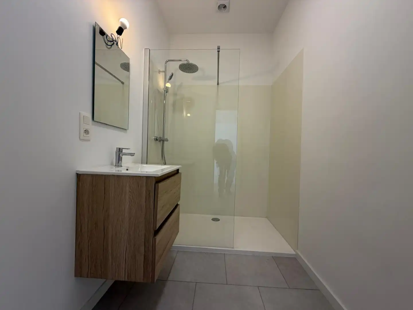 Vernieuwd appartement in het hart van Schaarbeek foto 9