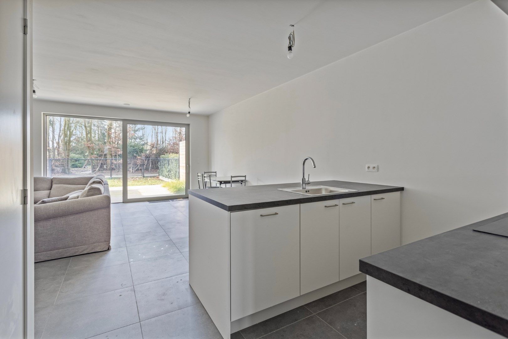 Recent appartement met 1 slpk en gezellig tuintje op wandelafstand van het centrum !  foto 9