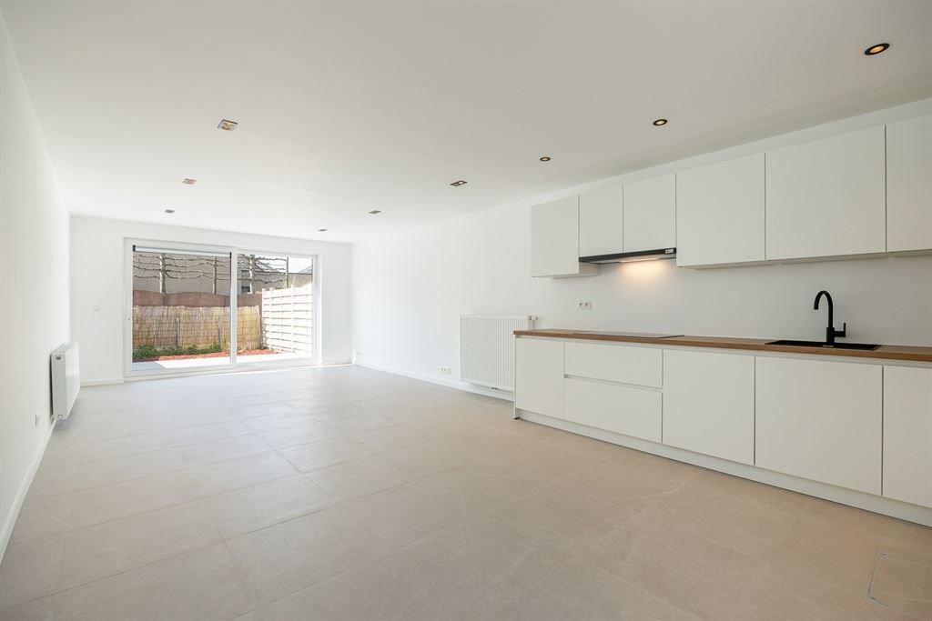 Prachtig gerenoveerde, lichtrijke woning foto {{pictureIndex}}