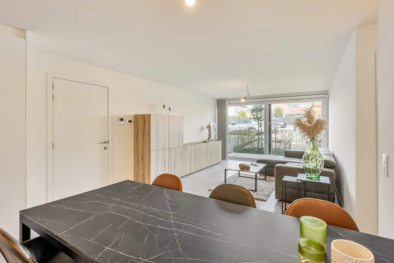 Recent gelijkvloers appartement met tuin en parkeerplaats! foto 3