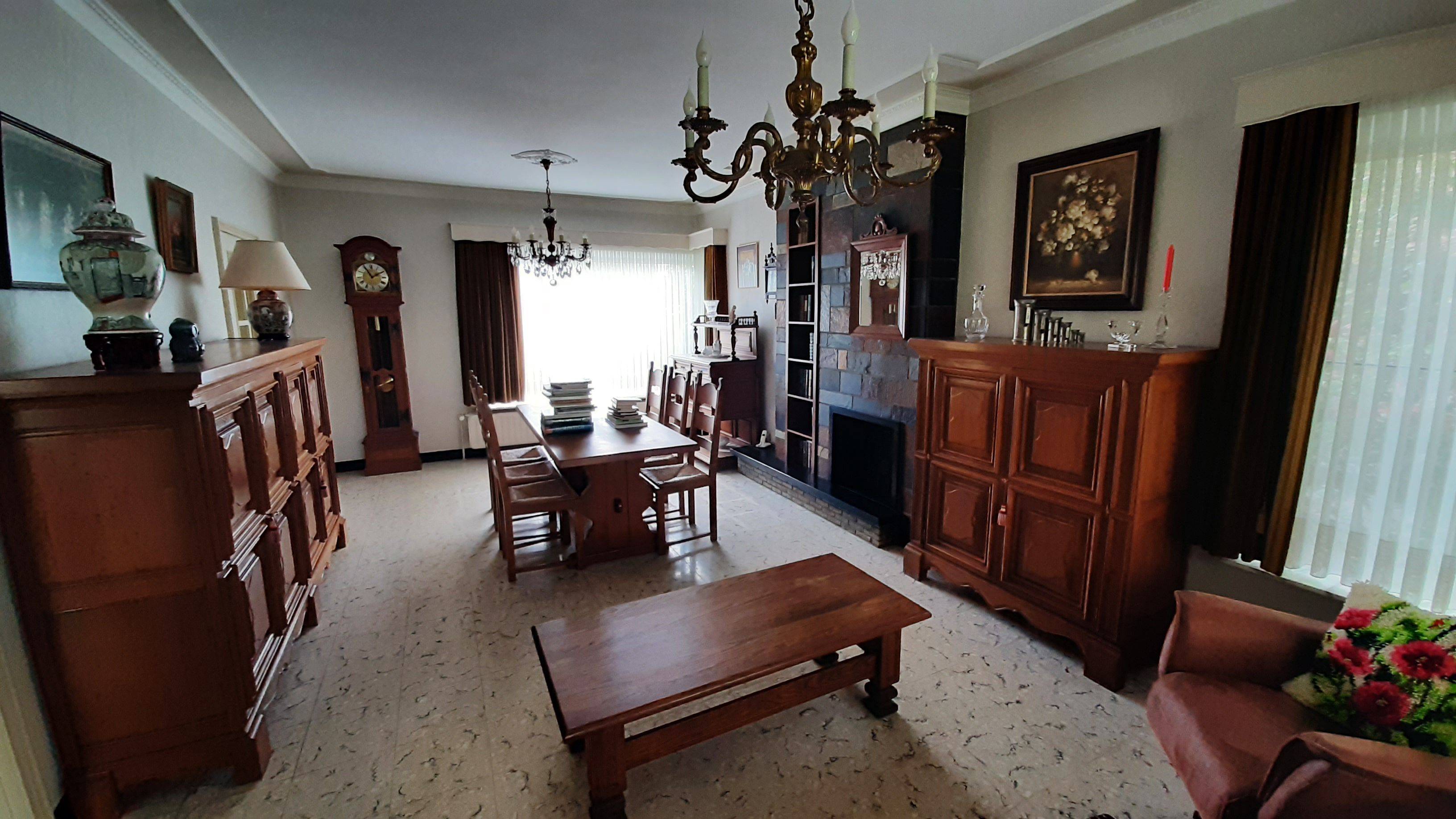 Prachtige woning met 3 slaapkamers rustig gelegen op 9 are grond foto 3
