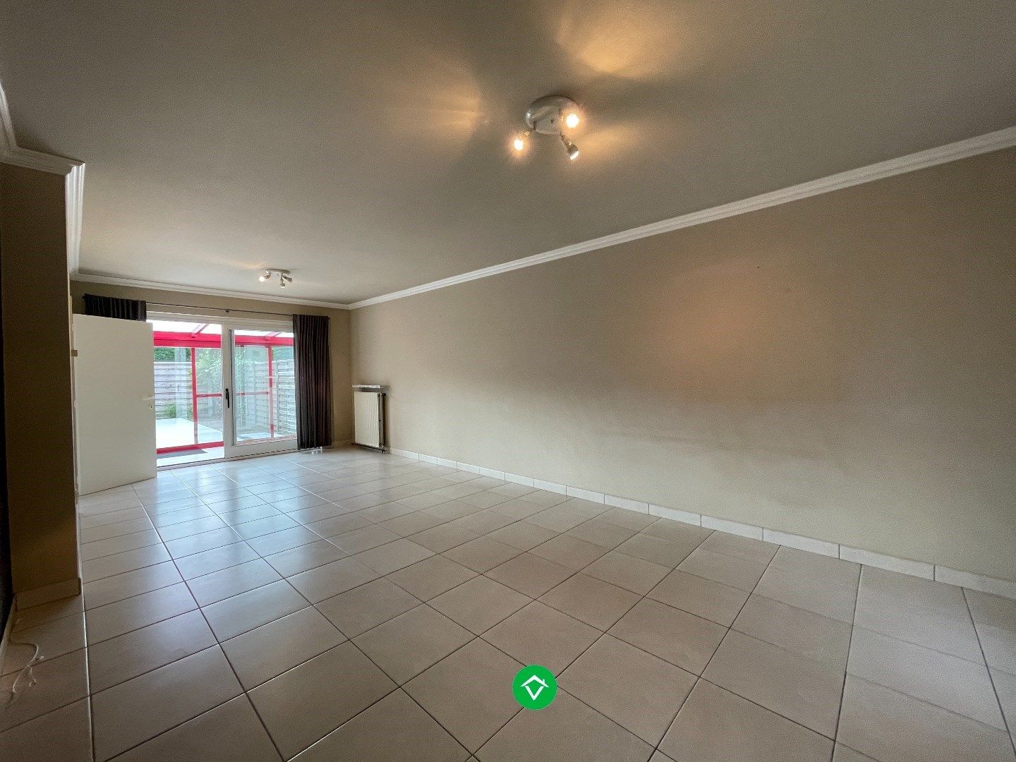 Gezellige rijwoning met 3 slaapkamers, terrastuin en garage te Kachtem foto 3