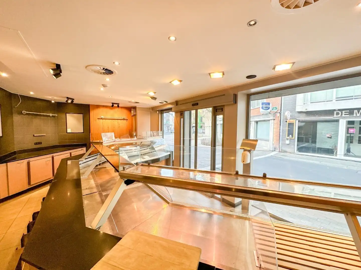 Handelpand met winkel, atelier en woonst, commerciële ligging, Torhout foto 9