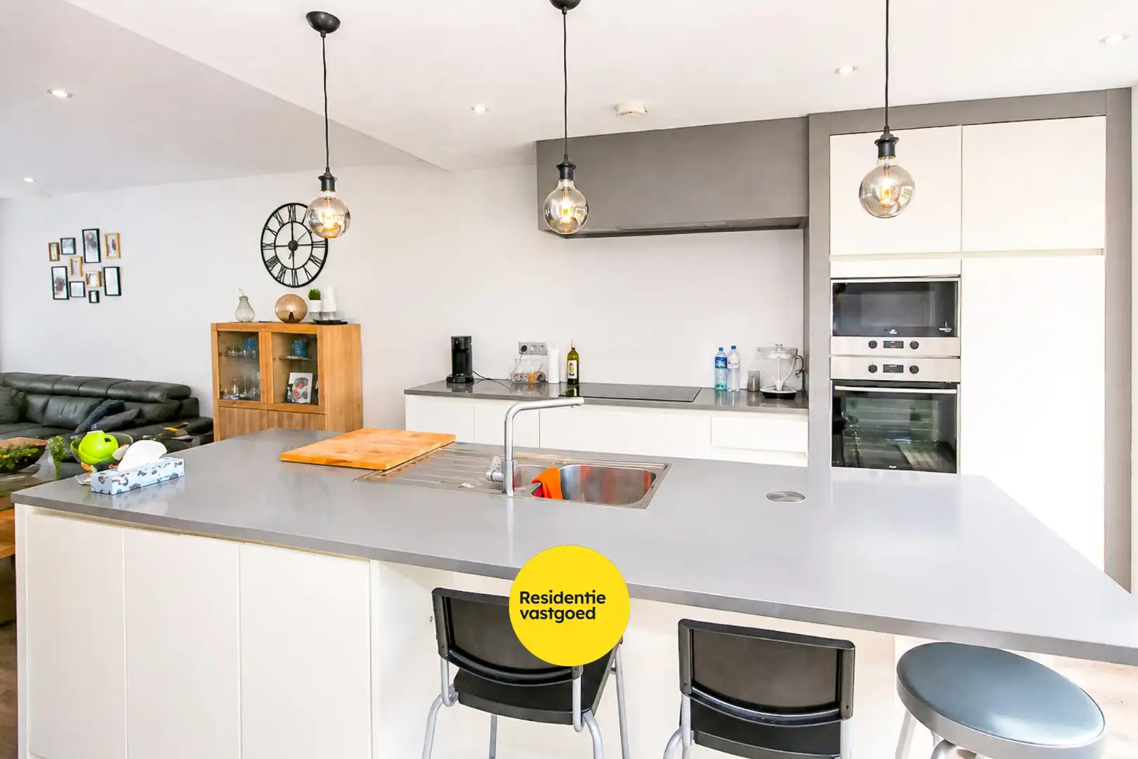 Instapklare woning met 3 slaapkamers en zonnige achtertuin in centrum van Gistel foto 5