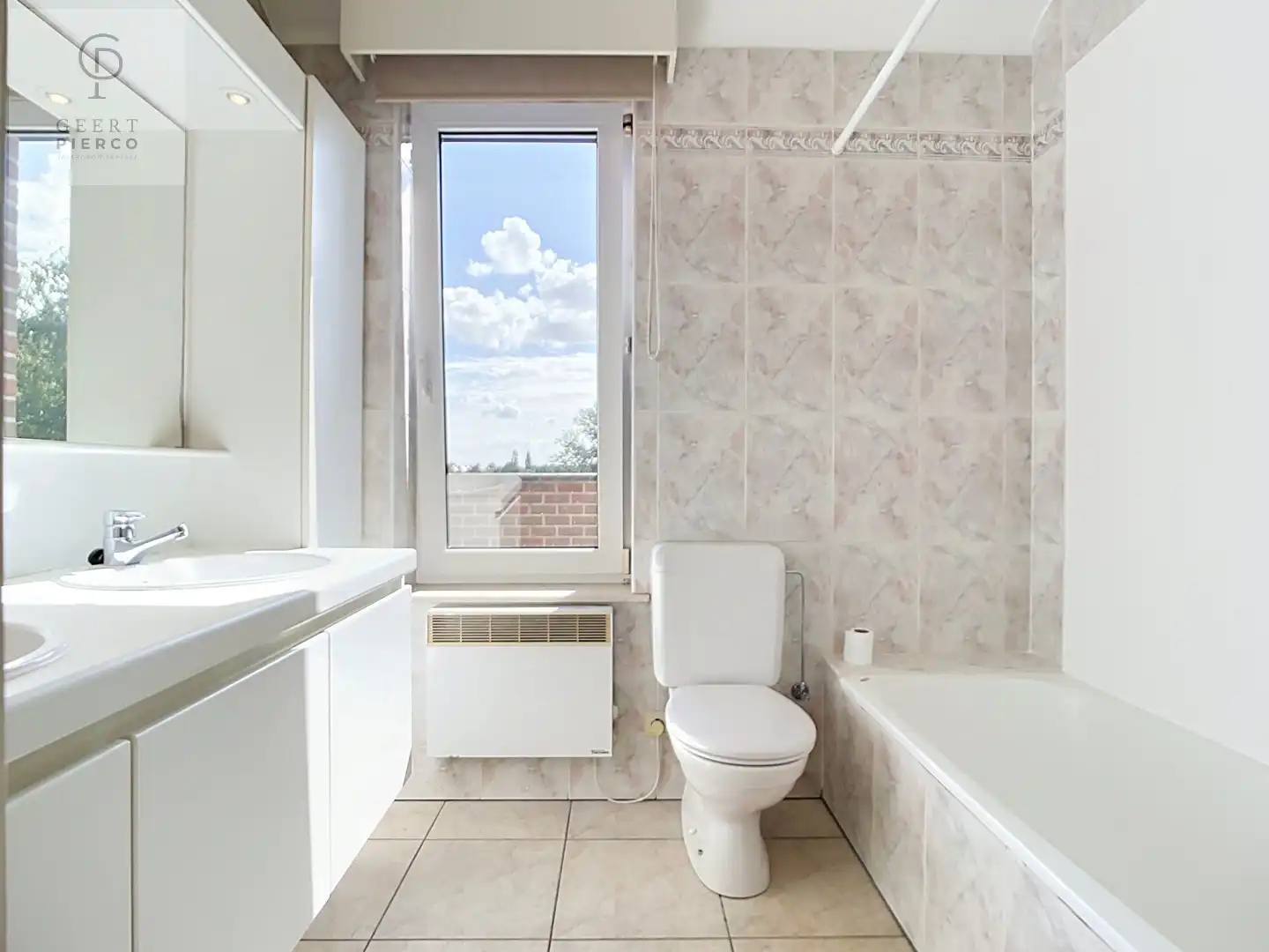 Ruim appartement in het hartje van Landen foto 6