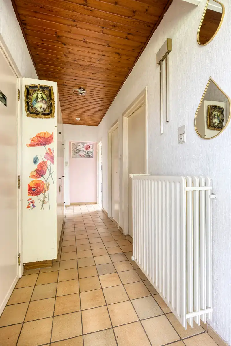 GELIJKVLOERSE WONING MET 3 SLK op 17A89CA NABIJ CENTRUM BILZEN. foto 17