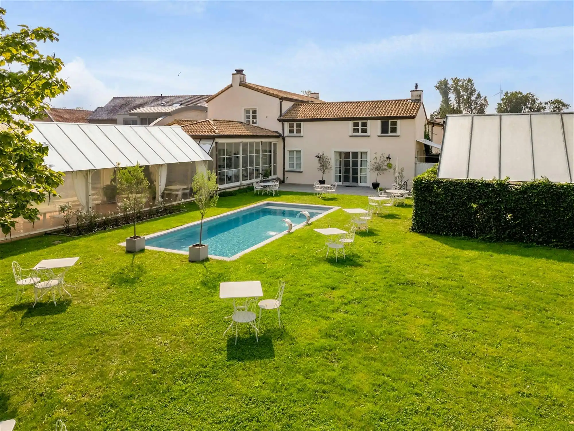 Luxueuze villa met zwembad en handelsruimte te Beverst foto 25