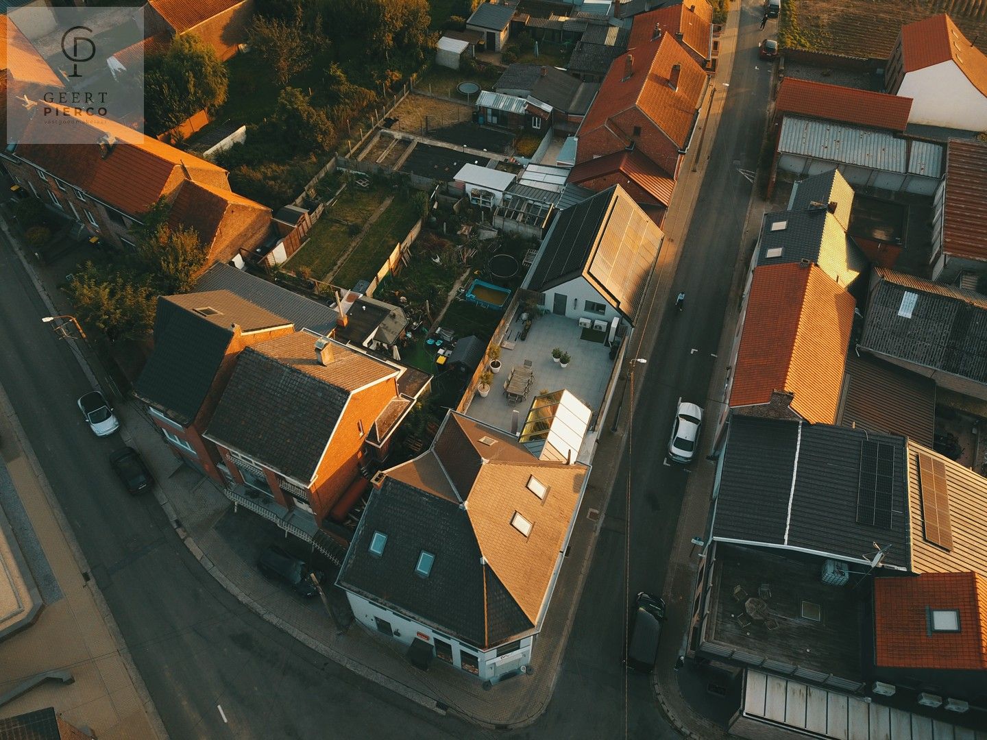 Spar winkel met inboedel foto 4