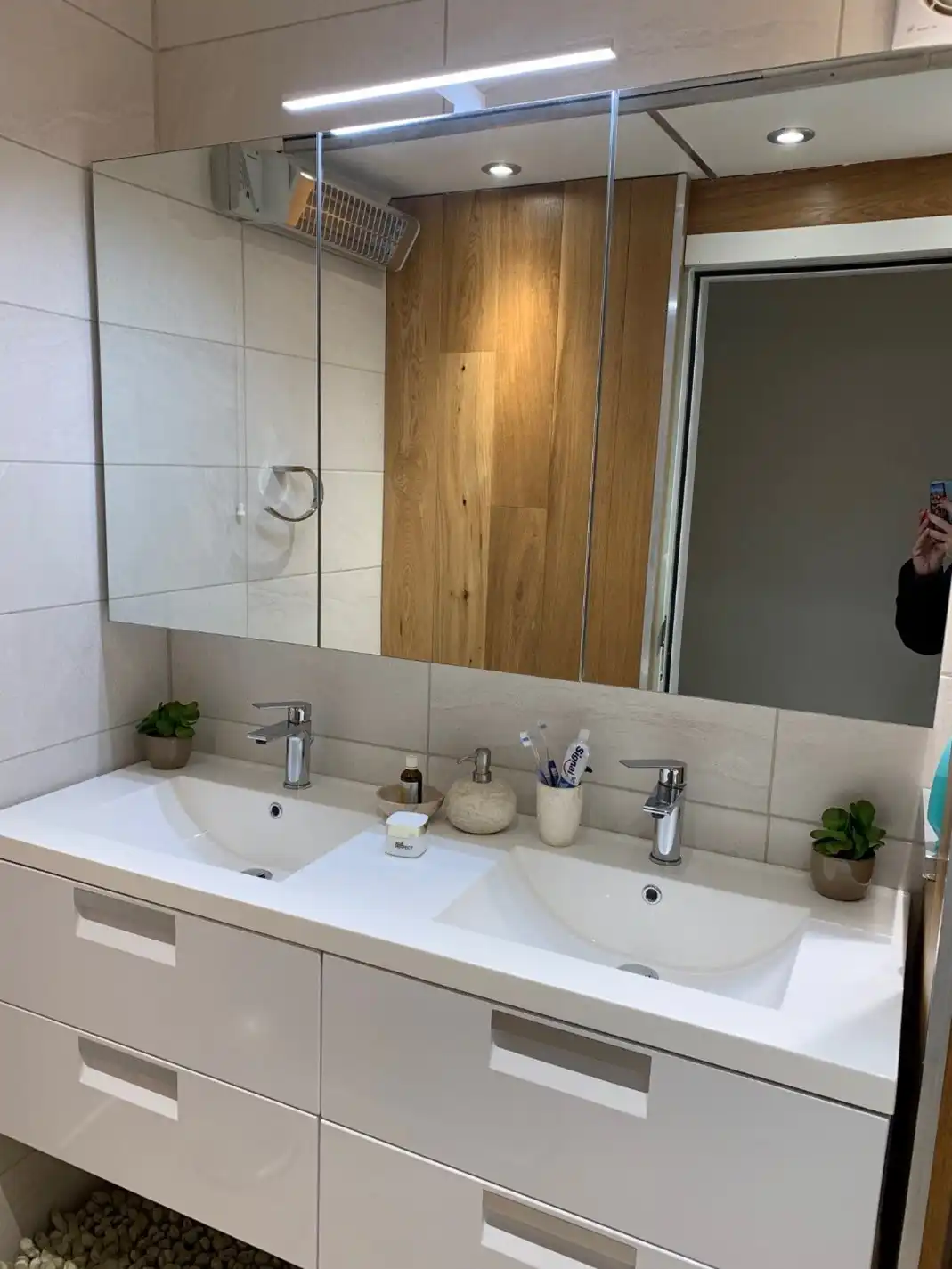 Gemeubeld tweeslaapkamerappartement met terras vlak aan de Zeedijk Oostende foto 13