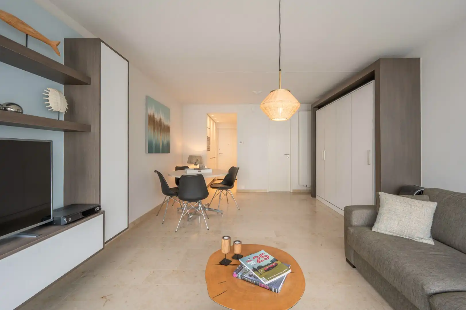 Studio op toplocatie met zicht op het Driehoeksplein foto 6