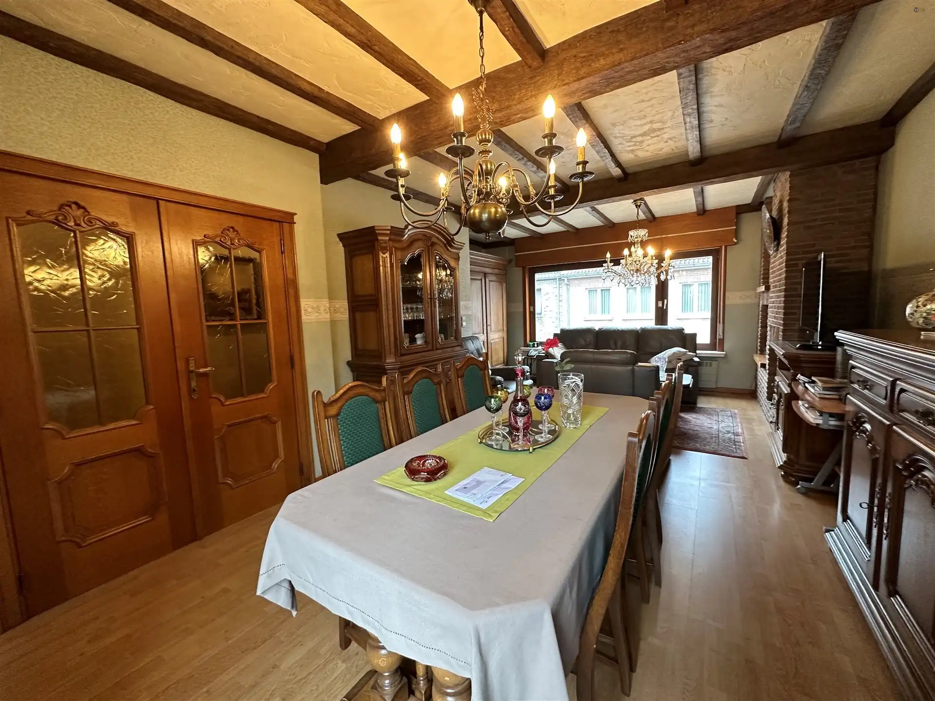 Centraal gelegen woning + garage op 281m² grond foto 7