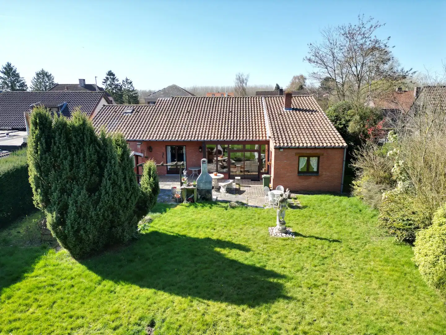 Gelijkvloerse gezinswoning in doodlopende straat. foto 27