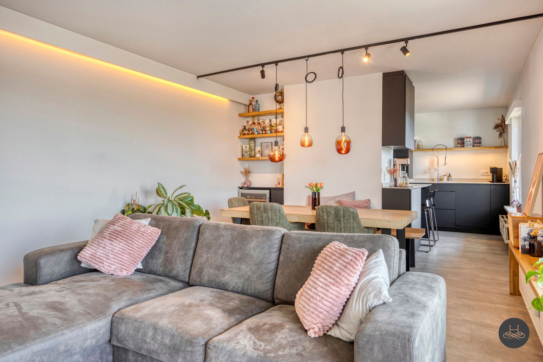 Vernieuwd dakappartement met subliem panoramisch uitzicht foto 3