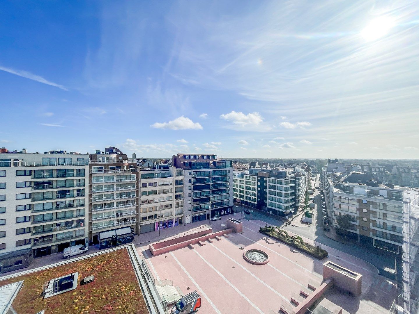 Duplex dakappartement met mooi zeezicht en 2 zonneterrassen gelegen aan het Lichttorenplein. Garage te koop foto 8