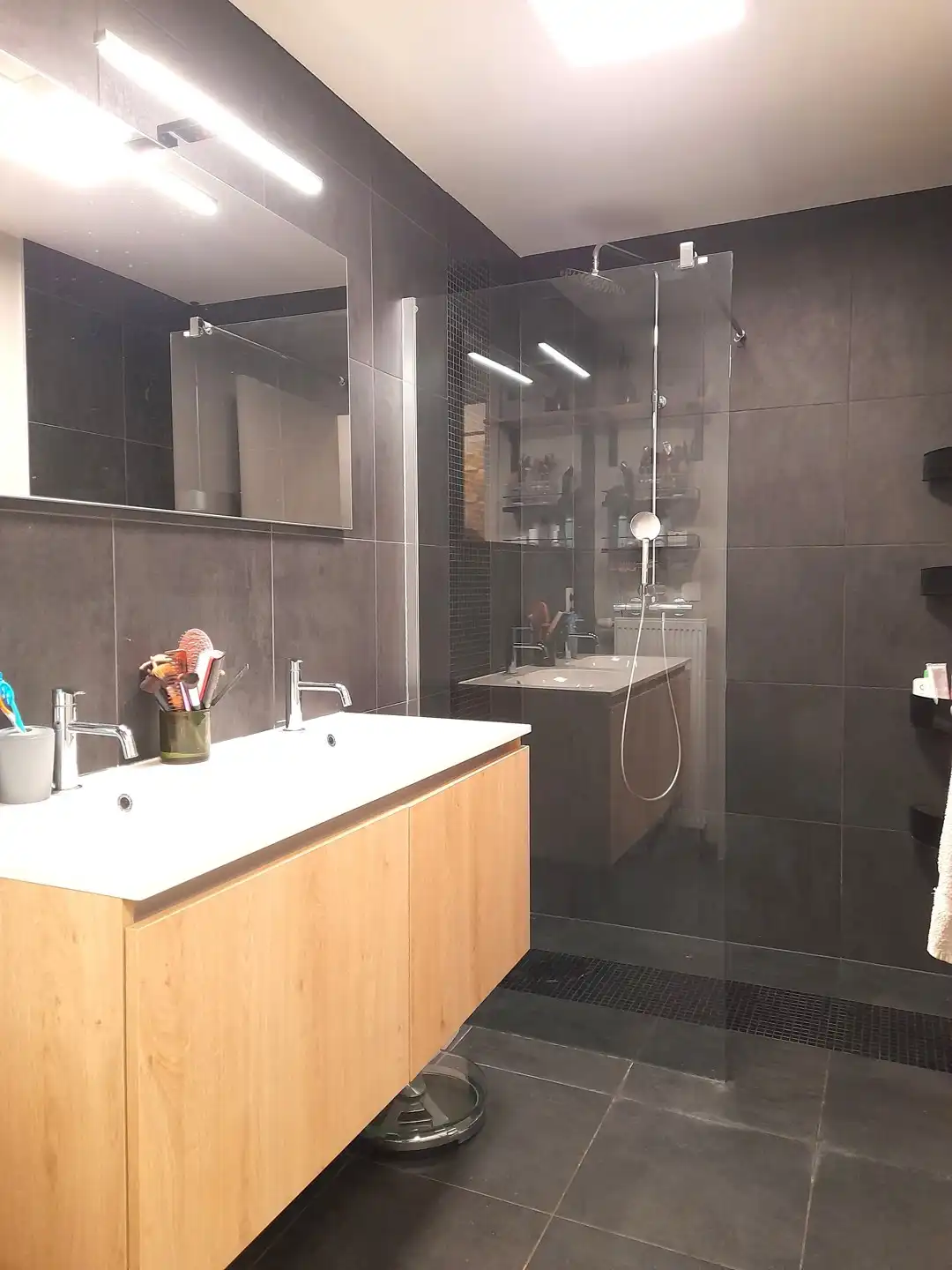 Gelijkvloers appartement met 2-slaapkamers en eigen tuintje foto 16