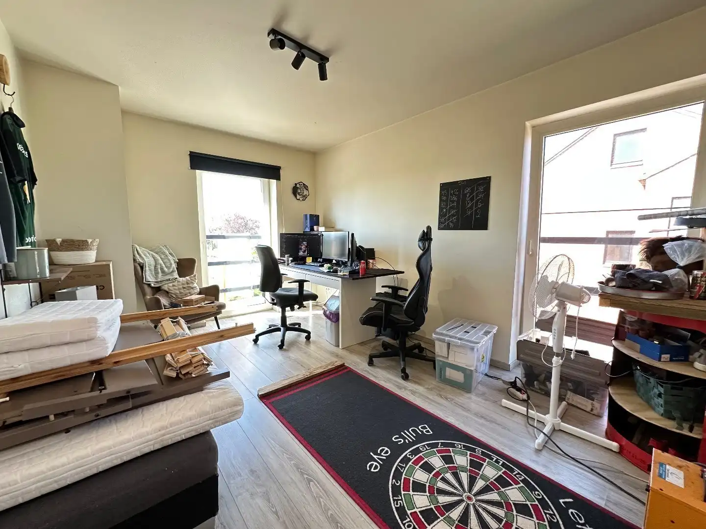 Moderne gezinswoning met drie slaapkamers en energiezuinige afwerking foto 15