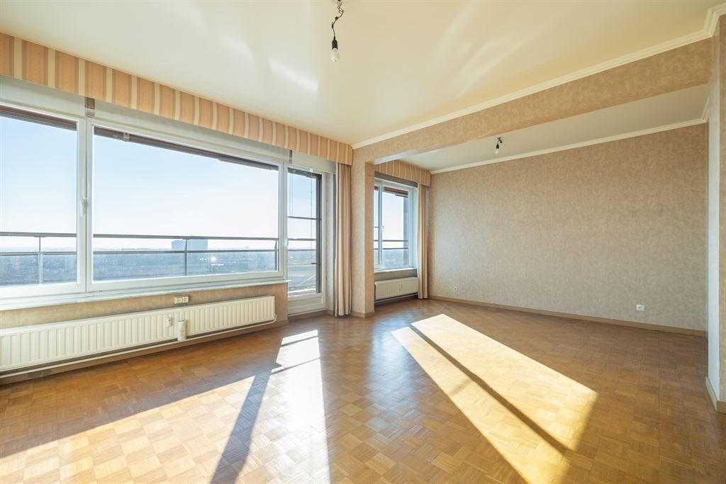 Lichtrijk appartement met panoramisch zicht foto 3