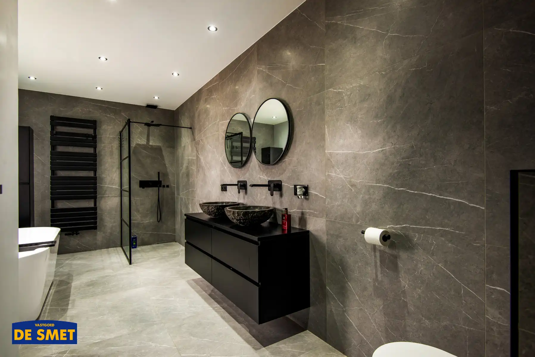 Luxueuze, volledig vernieuwde HOB met tuin en garage + oprit foto 16
