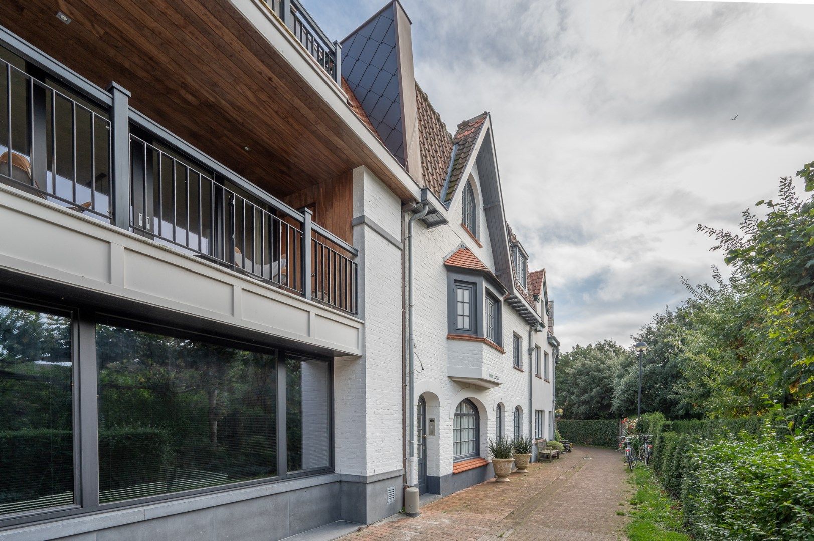 Gerenoveerd dakappartement met ruim terras gelegen in het hart van het Zoute foto {{pictureIndex}}