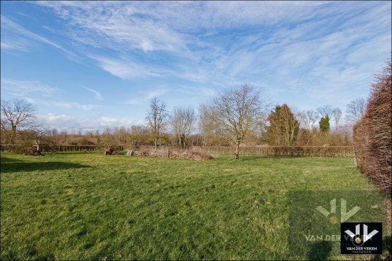 TWEEWOONST MET PAARDENSTALLEN EN WEILAND OP RUIM PERCEEL 37A21CA IN LANDELIJKE OMGEVING foto 3