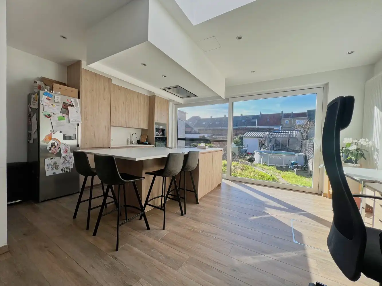 Lichtrijke gezinswoning met 4 slpks. + zonnige tuin! foto 3