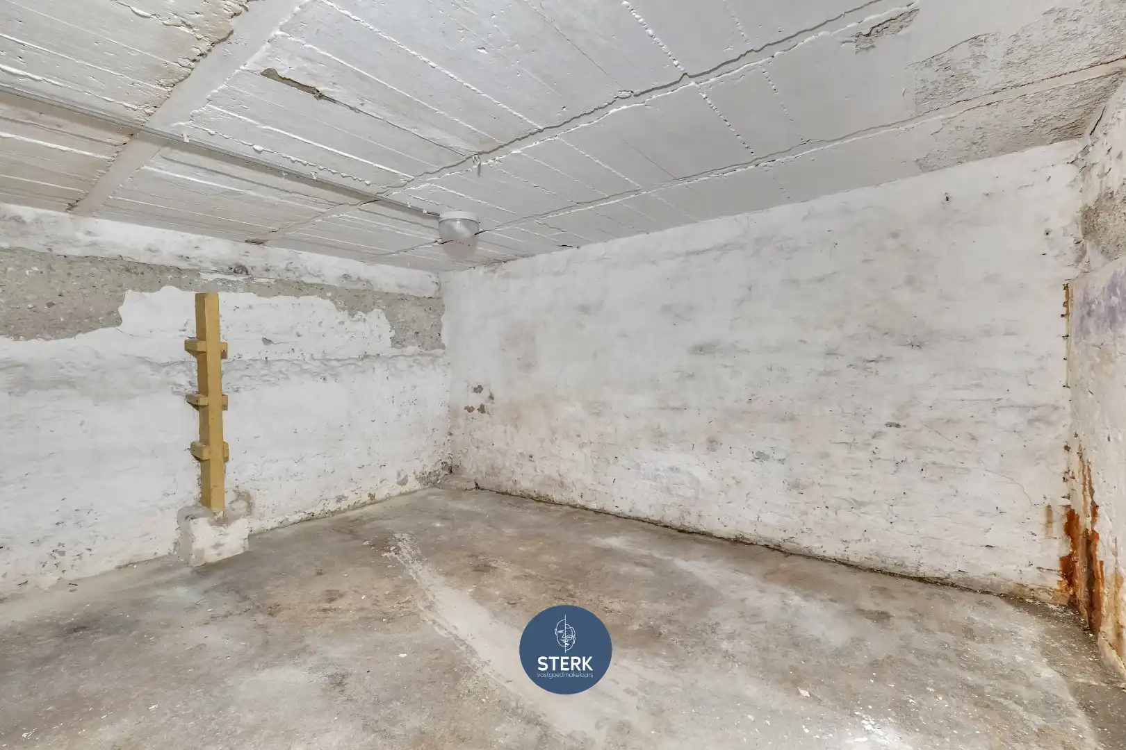 VEELZIJDIGE HANDELSRUIMTE + APPARTEMENT MET RUIME LOODS IN CENTRUM LANAKEN !  foto 22