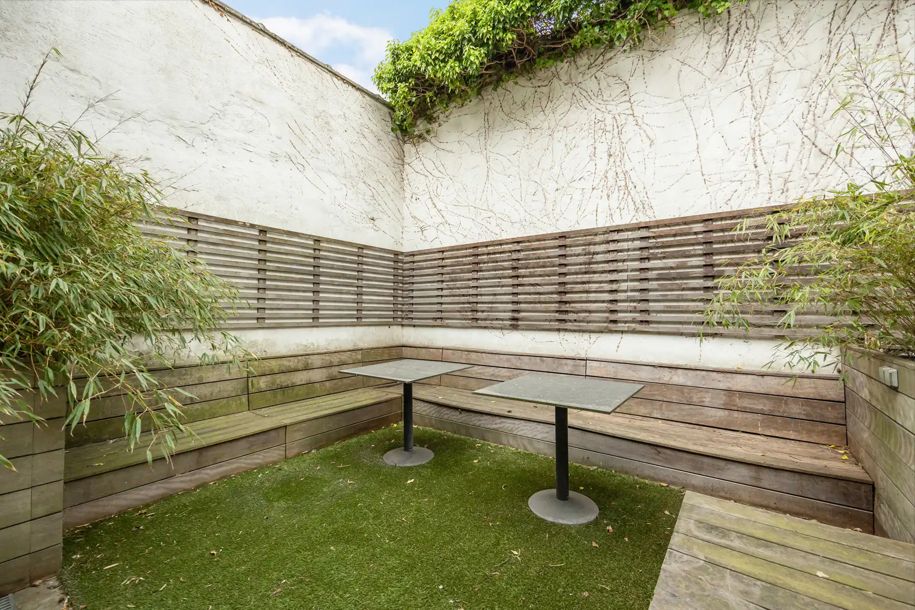 Instapklaar kantoorgebouw te koop in Merksem foto 8